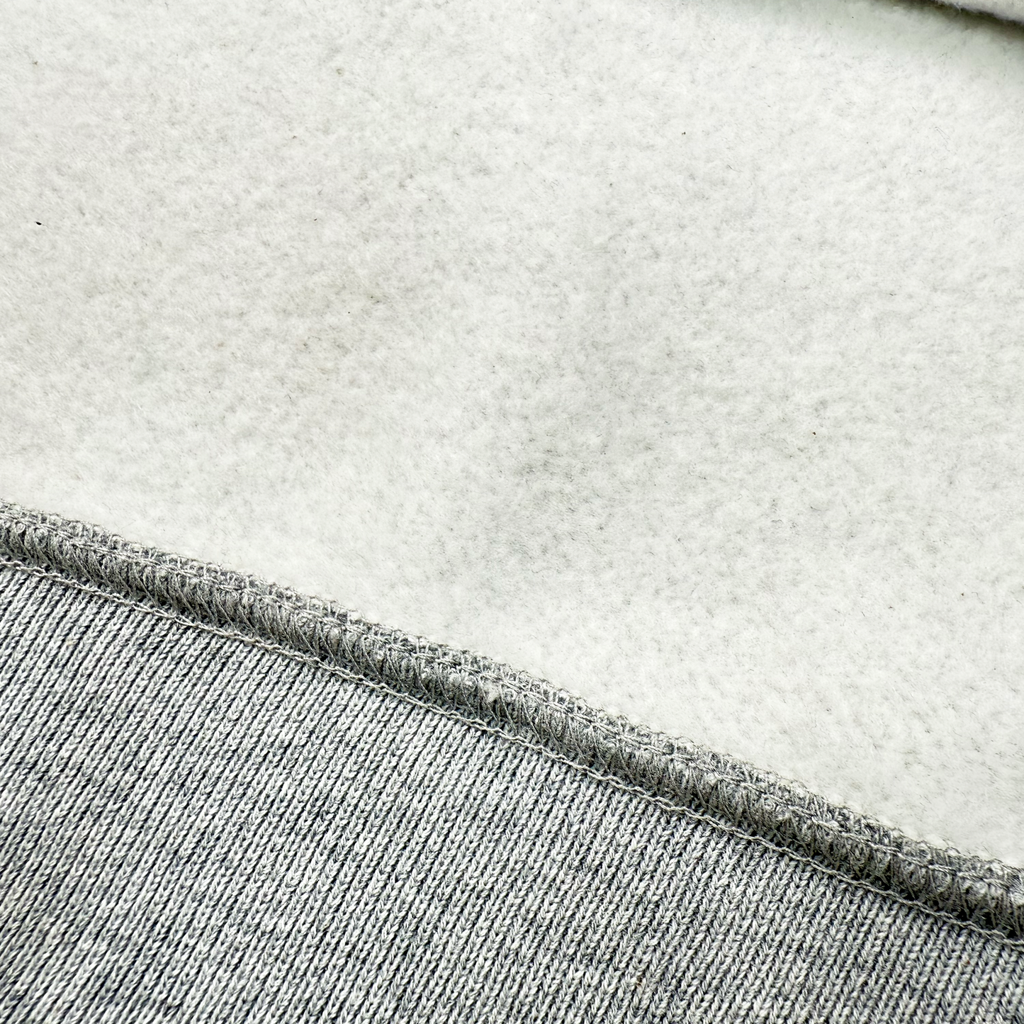 クルーネックトレーナーグレー