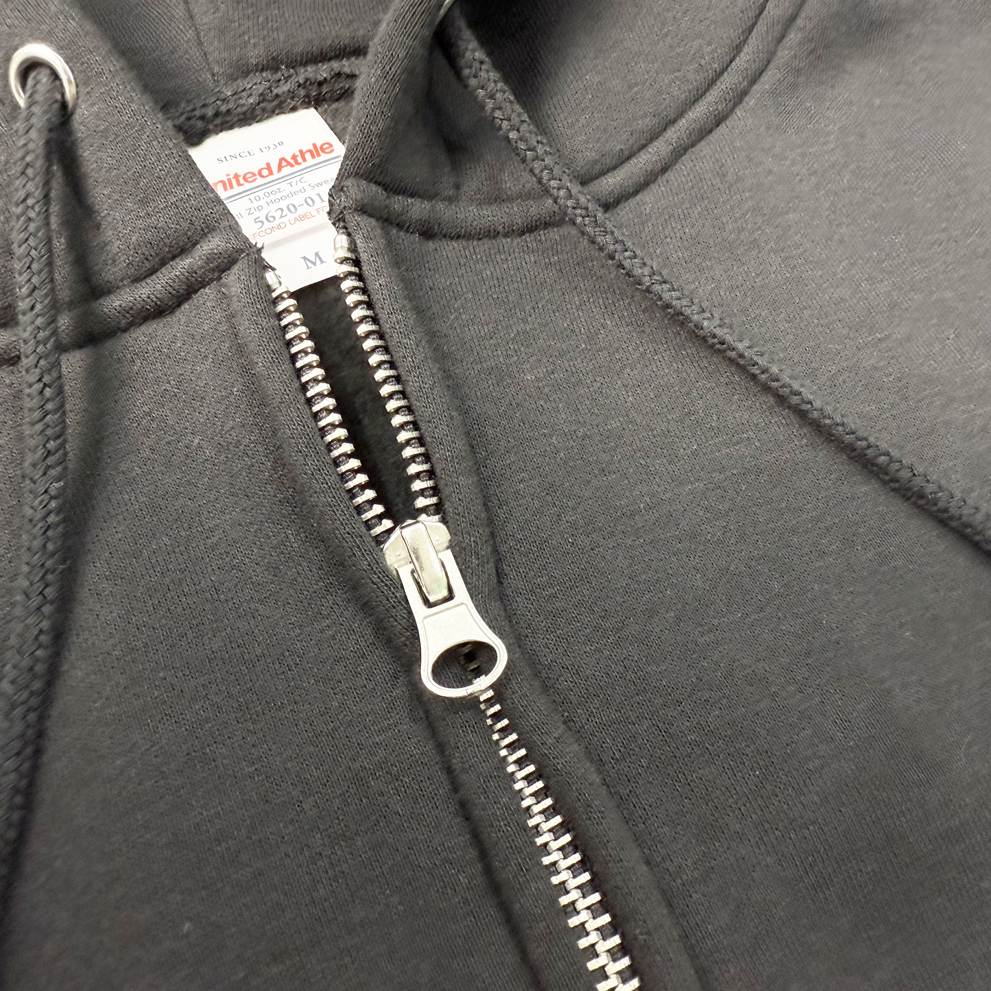 ジップアップパーカーブラック