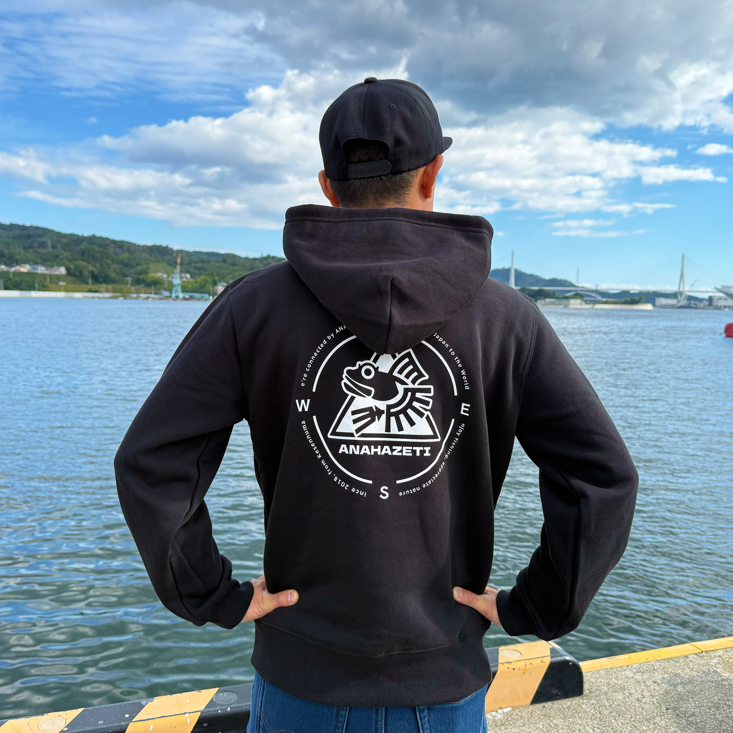 プルオーバーパーカーブラック